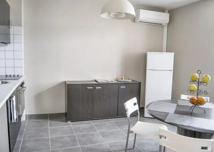 Spacieux A 48 M² Avec Parking * Carcassonne